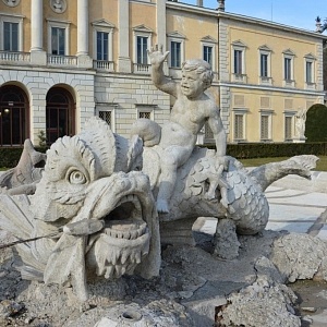 Il mostro marino dellaa fontana di Villa Olmo a Como  dopo il restauro grazie a Soroptimist Club Como e gli studenti dell'Accademia Galli