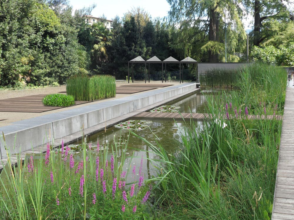 Piazza orto botanico Villa Olmo