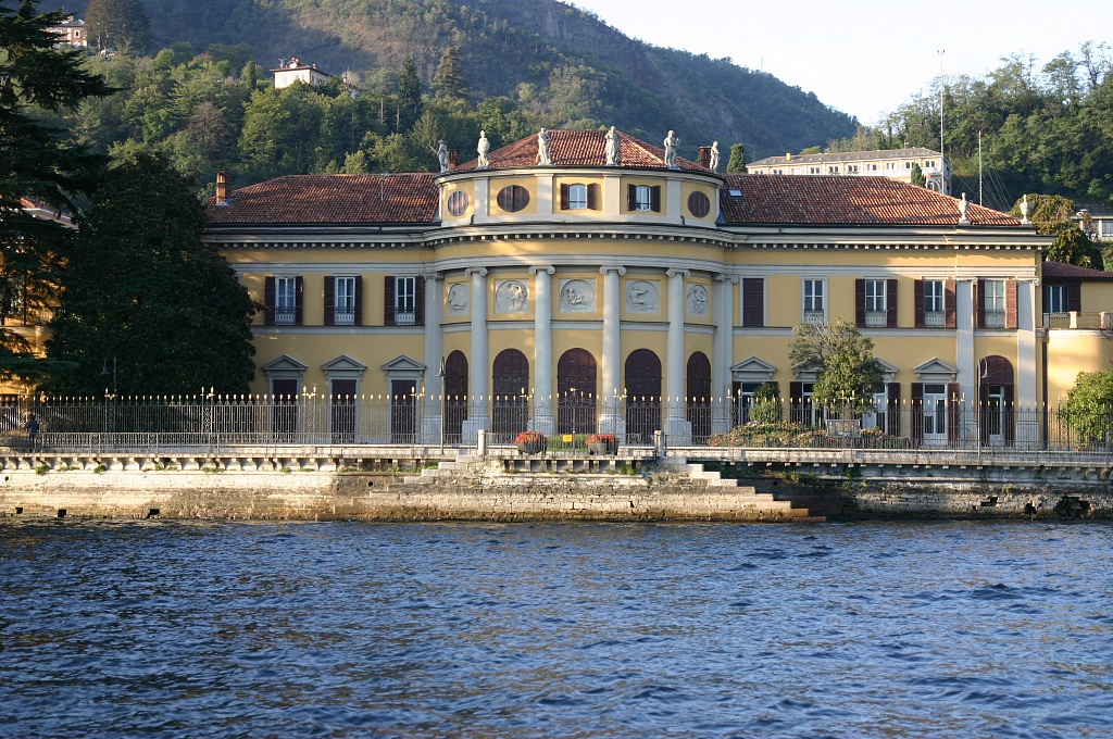 Villa Saporiti e il suo parco a Como, sul lago